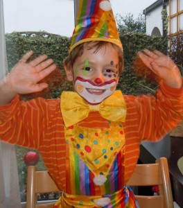 Dorn-Therapie bei Kindern - Clown